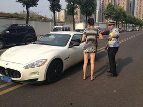 国产豪车美女展现视频,美女风采映衬奢华瞬间