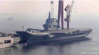 国产航母扫清甲板图片视频,展现我国航母维护风采